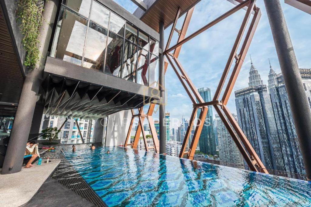 Scarletz Suites Twin Tower Klcc Kuala Lumpur By Okidoki Exterior photo