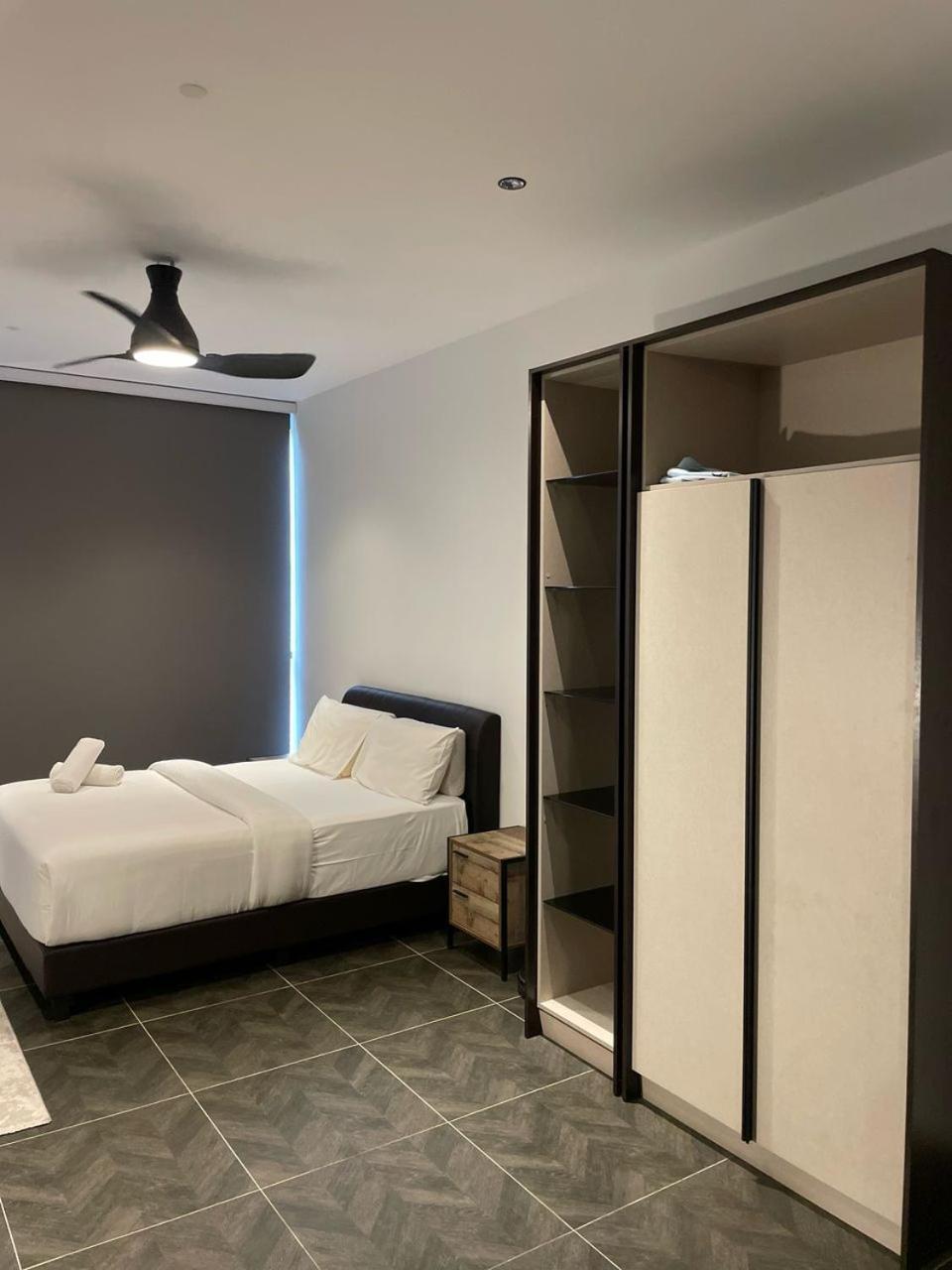 Scarletz Suites Twin Tower Klcc Kuala Lumpur By Okidoki Exterior photo